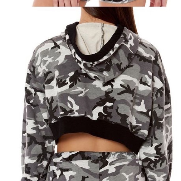 LF CROP CAMO HOOD❕SIZE SMALL❕ - Picture 2 of 2